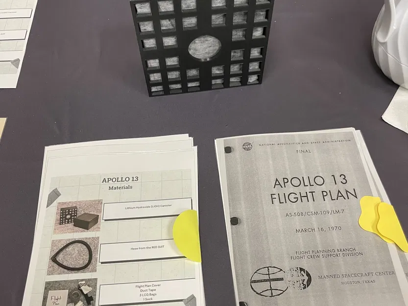 Bình Lithium Hydroxide Apollo 13 - Image 1