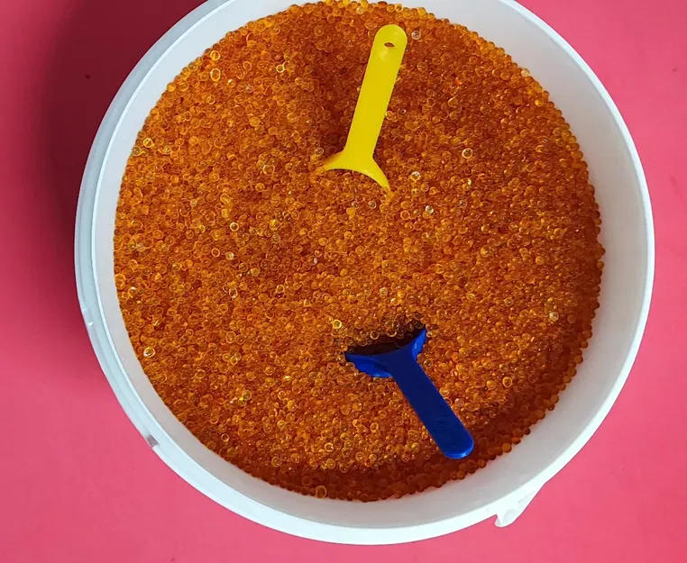 Mini Scoop for filling Silica Gel Containers - Image 7