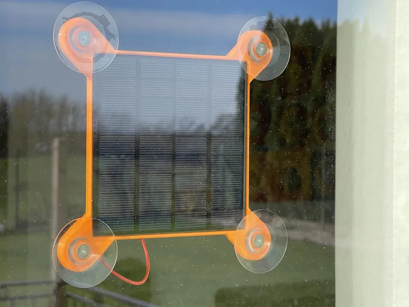 Bộ sạc năng lượng mặt trời gắn cửa sổ - Image 1