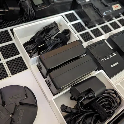 Giá Đỡ 2 Cục Sạc Dự Phòng Glorich Canon AC-E6 Gridfinity