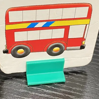 Chân đế cho nhân vật game và giáo dục