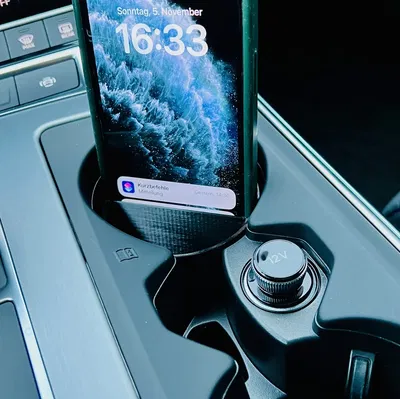 Universal mobile phone and I-CLIP insert for cup holder - Universeller Handy und I-CLIP-Einsatz für Getränkehalter