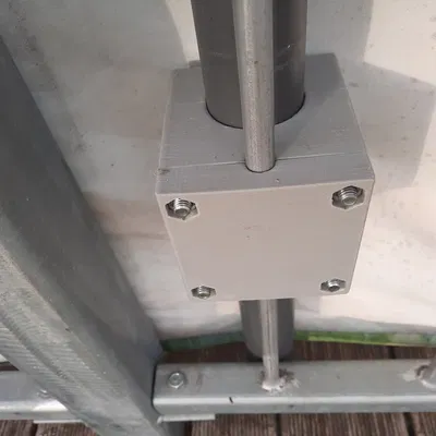 Giá Đỡ Dù Cho Lan Can Ban Công