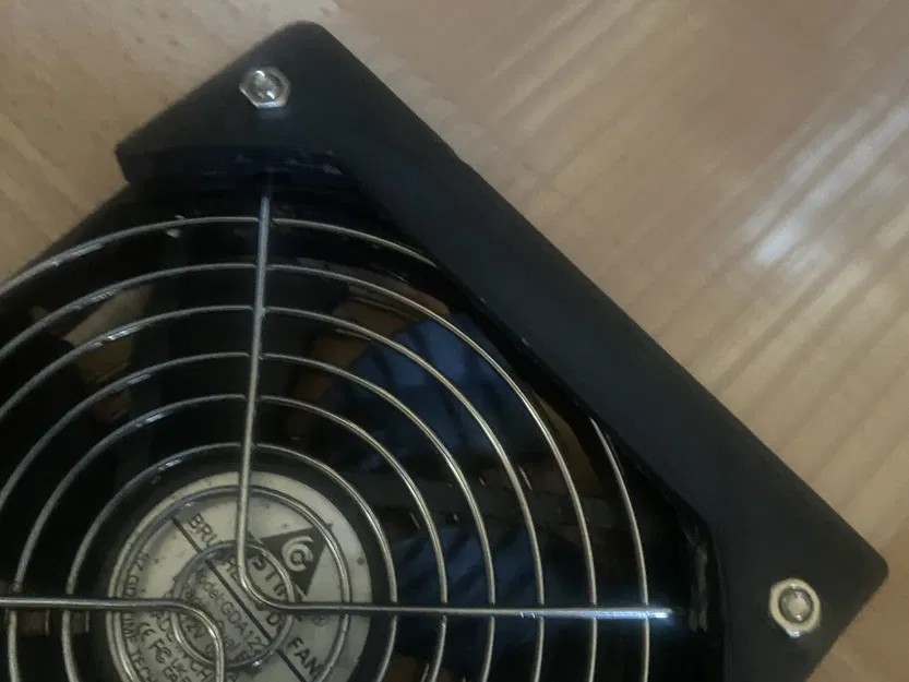 Sash window extractor fan - Image 4