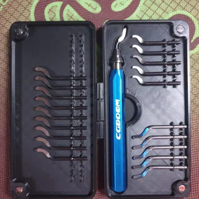 Deburring Tool Set Box with magnetic closure [Print in Place]