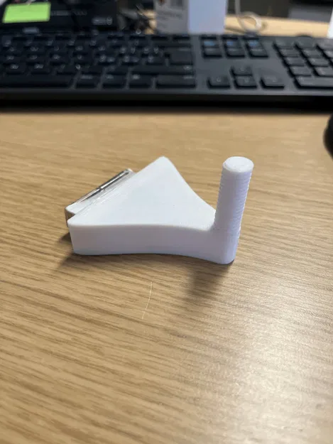 Chỗ Cắm Bút Xoay Treo Tường - Image 1