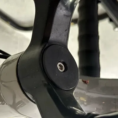 Giá đỡ AirTag cho phuộc RockShox