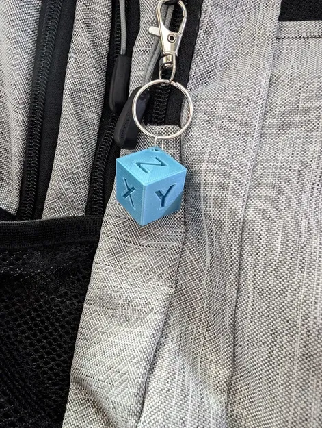 Móc Khóa Khối Lập Phương Hiệu Chuẩn v2 - Image 1