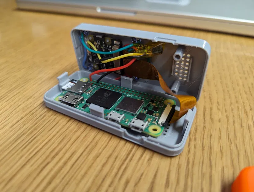 Pi Zero Camera Cases and Stand - Image 2