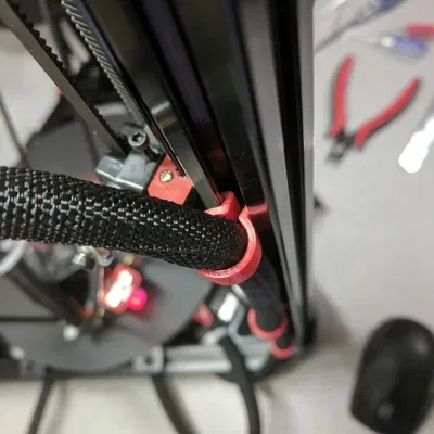 Kẹp cáp 13mm cho rãnh nhôm 2020