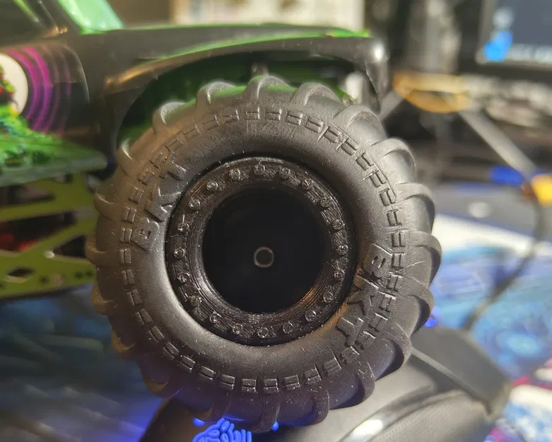 Mâm Bánh Xe Monster Jam Tỉ Lệ 1/24 Có Gắn Đai Ốc Lục Giác 7mm - Image 2