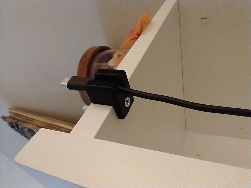 Giá Đỡ Cáp Đơn Dùng Vít Chìm Cho Kệ và Bàn - Image 1