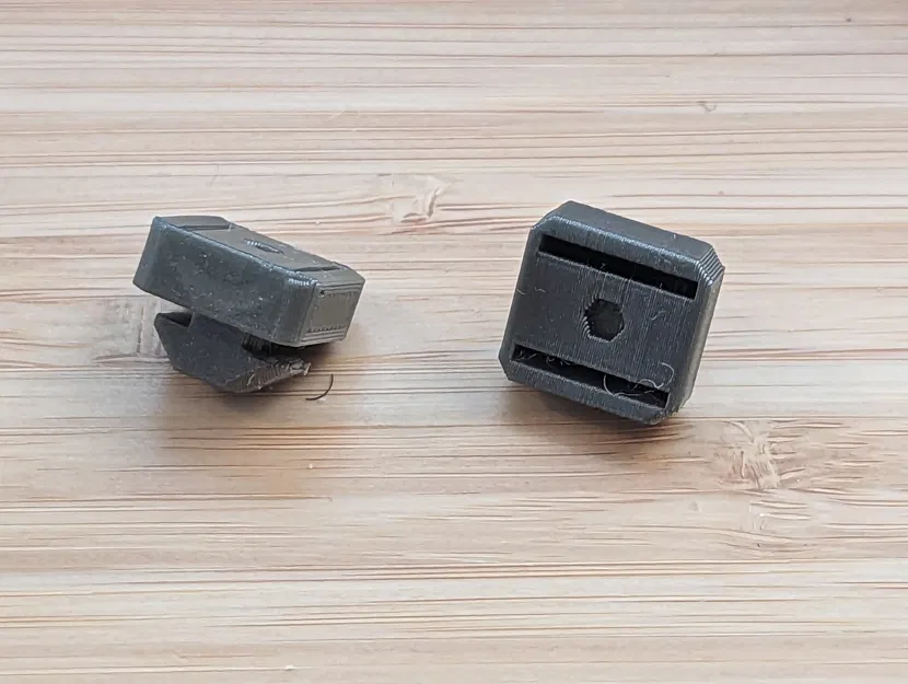 Kẹp Dây Velcro 13mm Cho Thanh Nhôm 2020 - Image 1