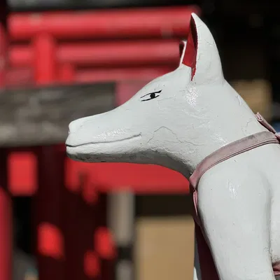 Tượng thần Inari tại các đền thờ Nhật Bản