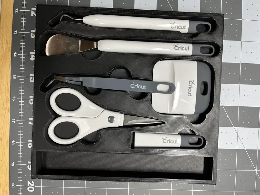 Cricut Tool Case: Solid Inside - Image 1