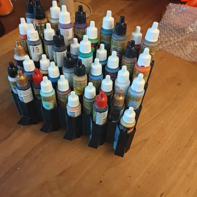 Giá đỡ sơn để sử dụng và lưu trữ