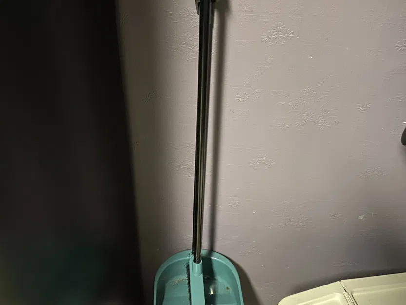 Kẹp Chổi Đơn Giản Mà Bạn Cần Phải Có. - Image 1