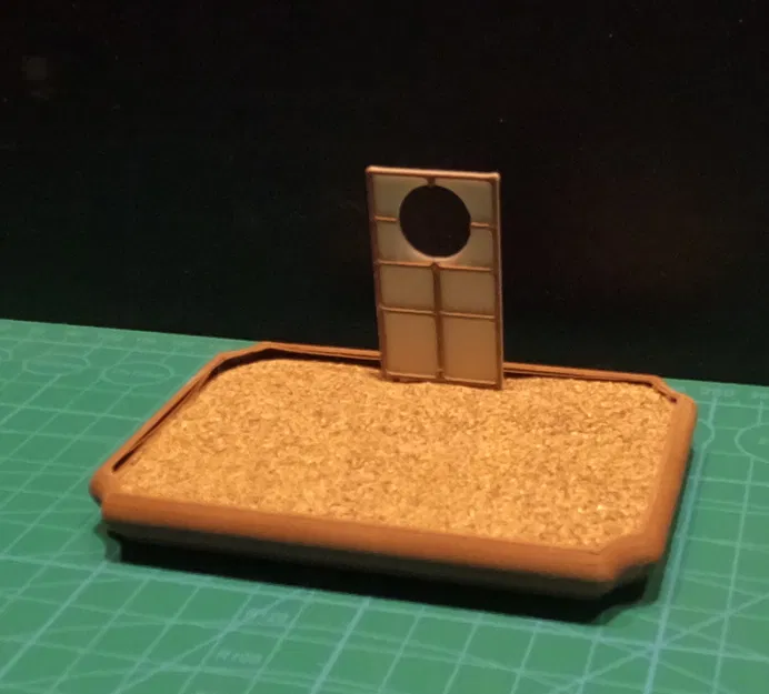 Simple Small zen garden with screen - Image 1