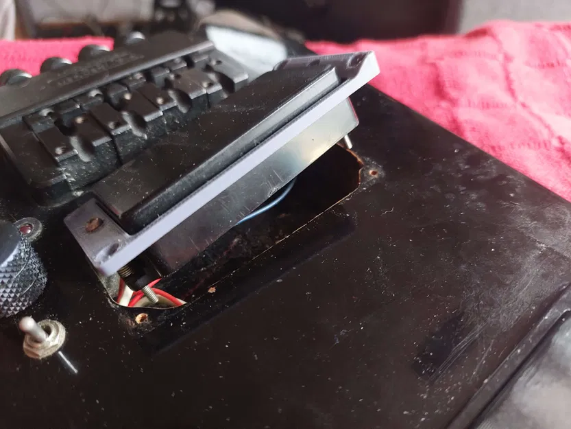 Khung Humbucker cho Bass Hohner Steinberger - Image 2