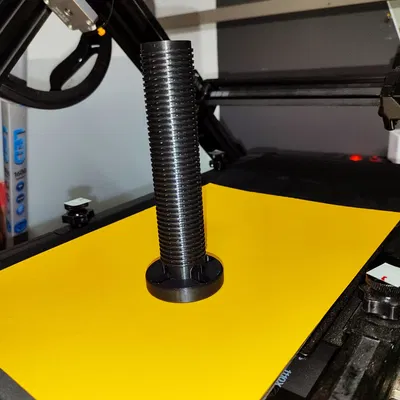 Adjustable foot for bed