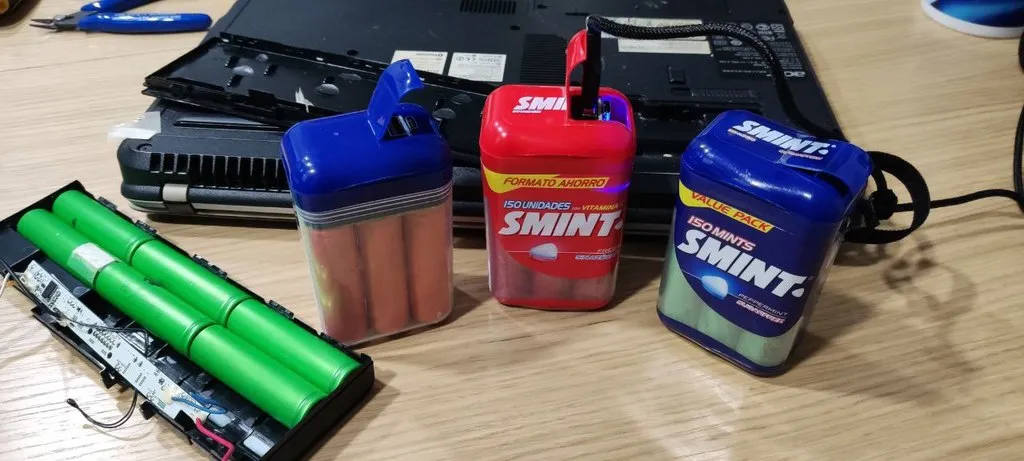 Sạc dự phòng từ vật liệu tái chế kèm khe SD - Image 1
