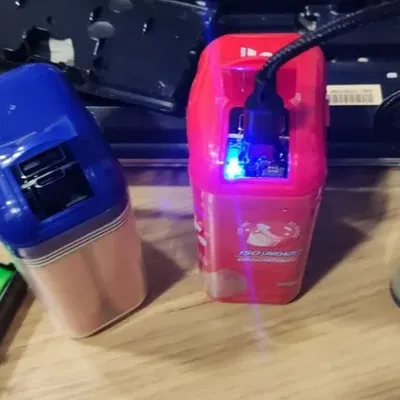 Sạc dự phòng từ vật liệu tái chế kèm khe SD