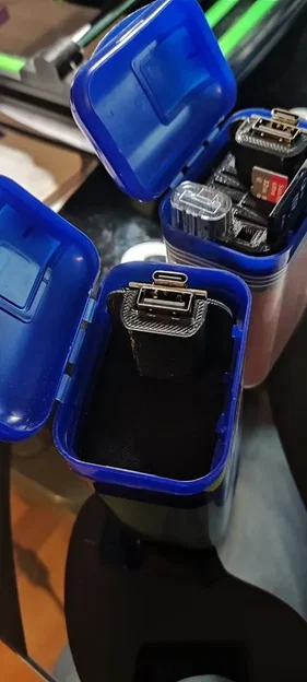 Sạc dự phòng từ vật liệu tái chế kèm khe SD - Image 6