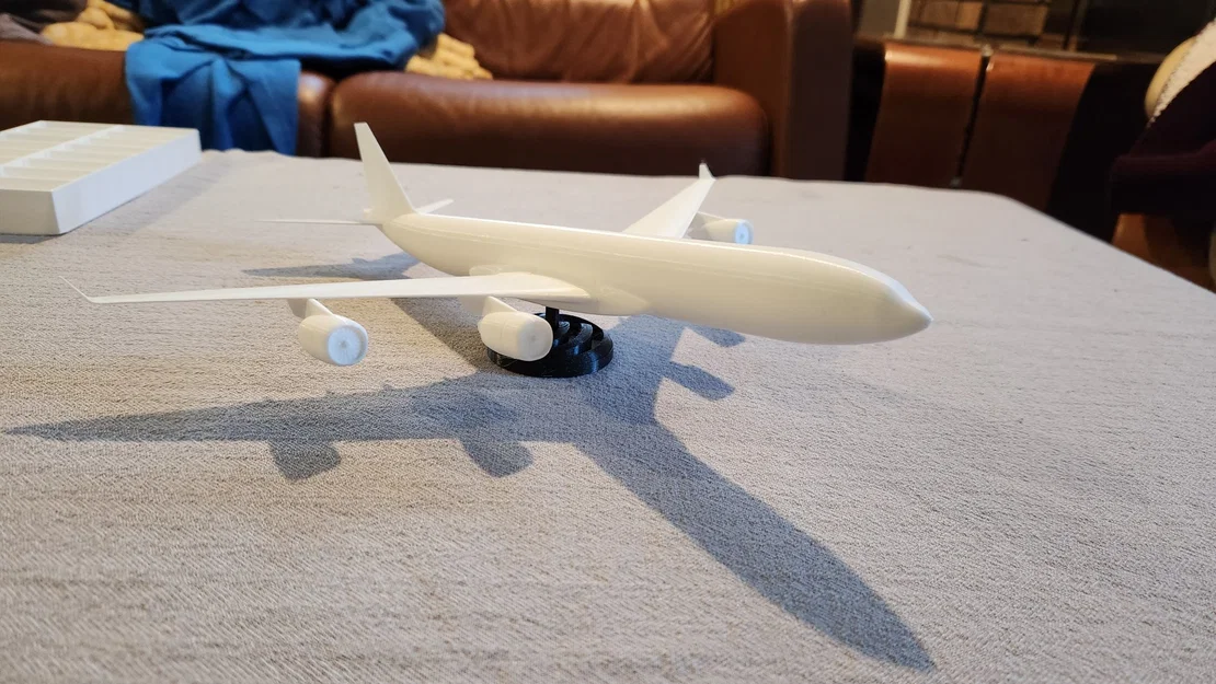 Airbus 340-500 - Image 1