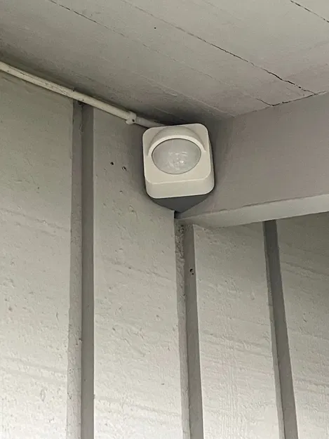 Giá Đỡ Góc Cảm Biến Chuyển Động Ngoài Trời Philips Hue - Image 2