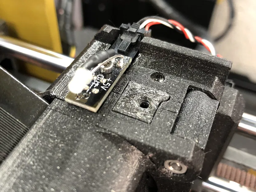 Filament sensor cover with LED insertion indicator - Image 4