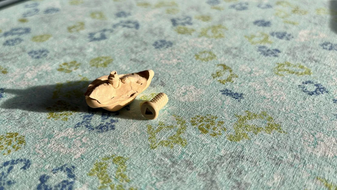 Chìa Khóa Cấy Ghép Răng - Image 1