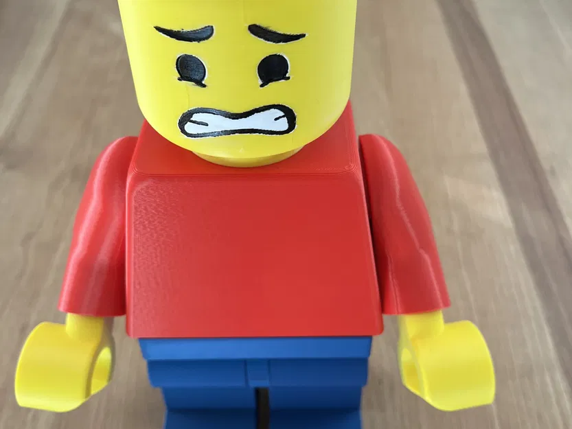 Người LEGO cầm giấy vệ sinh - Image 2