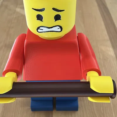 Người LEGO cầm giấy vệ sinh