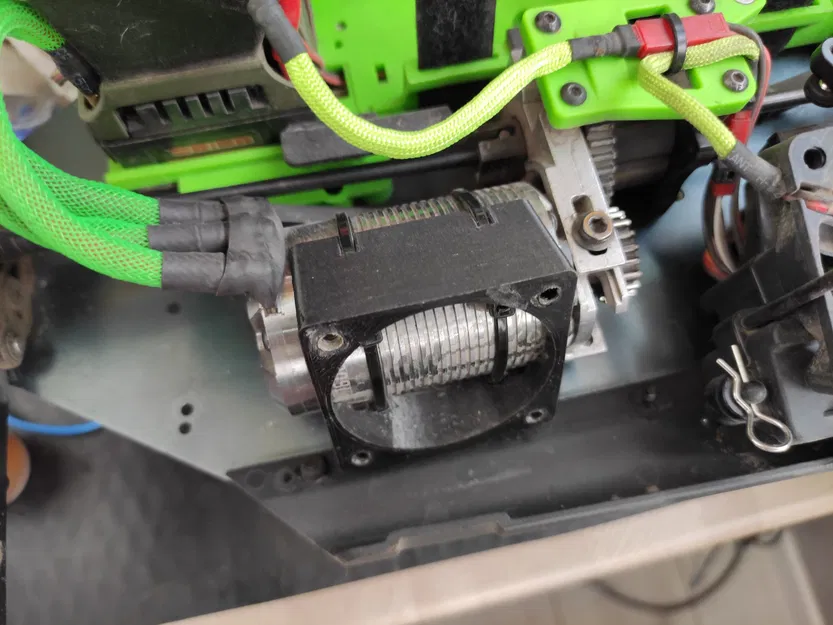 Đế gắn quạt cho motor xe RC - Image 2