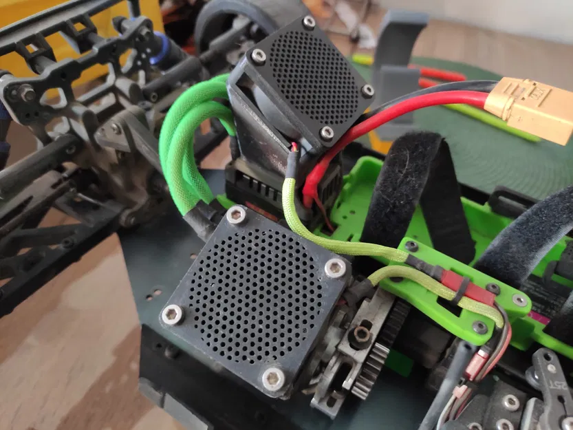 Đế gắn quạt cho motor xe RC - Image 3