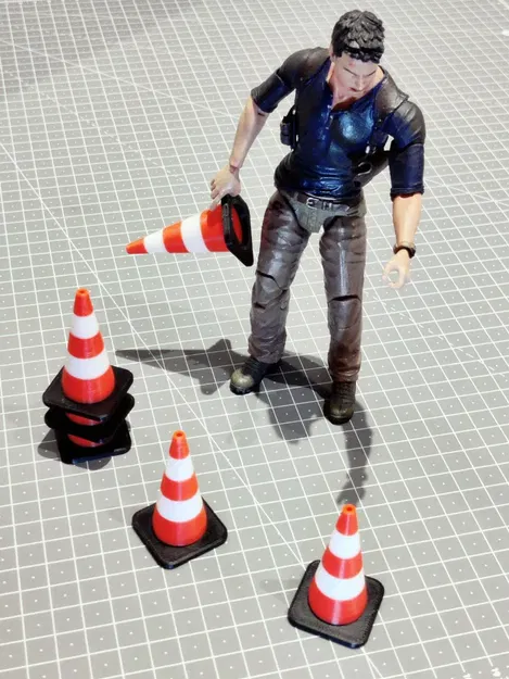 Nón Giao Thông Tỉ Lệ 1/10 - Image 3