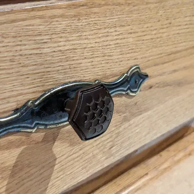 Núm Lục Giác Mờ Dần