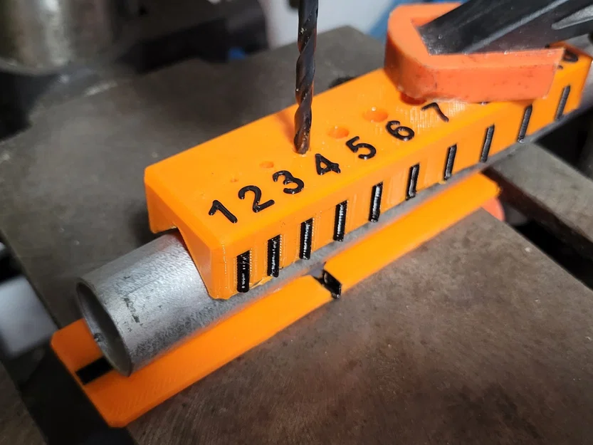 Dụng Cụ Dẫn Hướng Mũi Khoan Cho Ống Tròn - Image 1