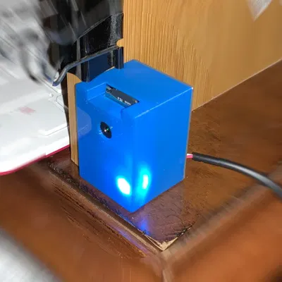 Vỏ ESP32-CAM (khe cắm thẻ micro SD và đèn LED)