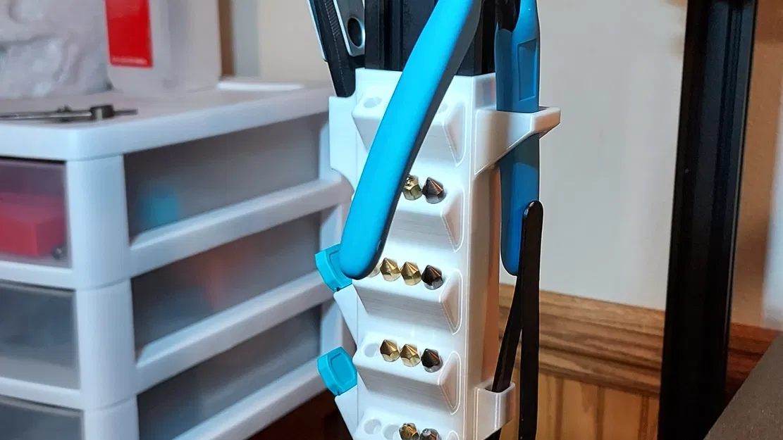 Extrusion mounted tool organizer - Image 2