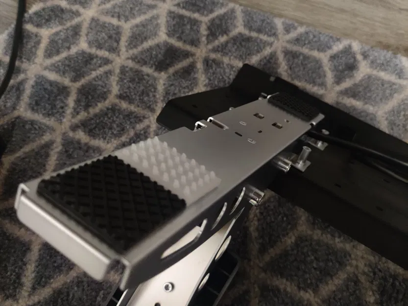 Móc Chống Trượt Thảm Cho Pedals Fanatec CSL (Mẫu Parametric) - Image 1