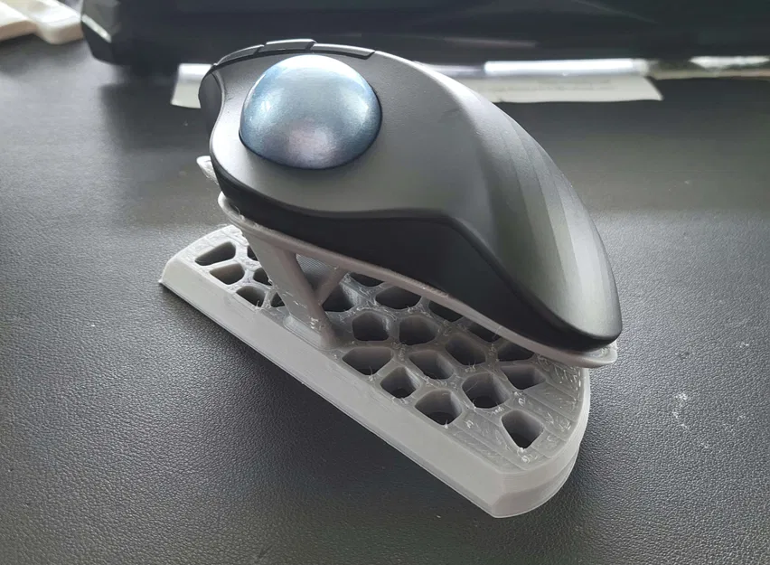 Đế Nghiêng 30 Độ Cho Chuột Logitech Ergo M575 - Image 3