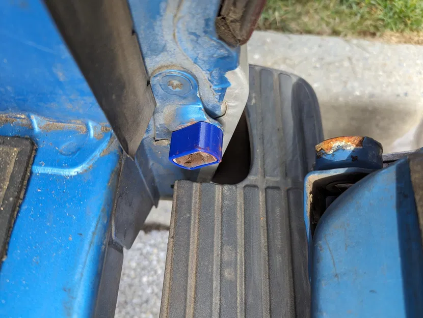 Bushing Ổ Cứng Đuôi Xe Ford Ranger (1993-2011) - Bên Phụ - Image 1