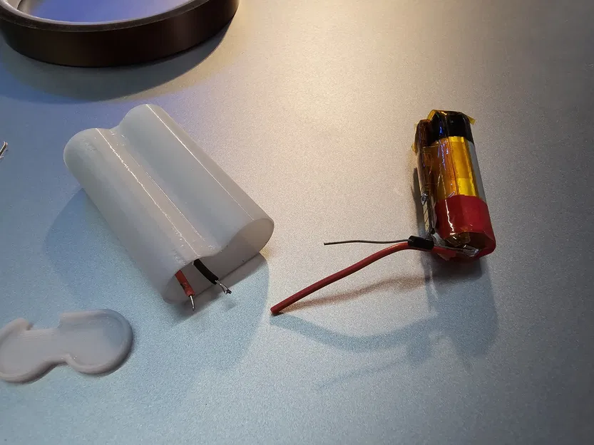 Double AA Battery Remplacement - Image 6