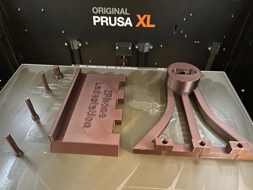 Kệ Sạc iPhone In 3D Tiện Lợi - Image 1