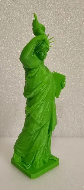 Tượng Nữ Thần Tự Do Cơ Bắp - "Beefy Liberty" - Image 4