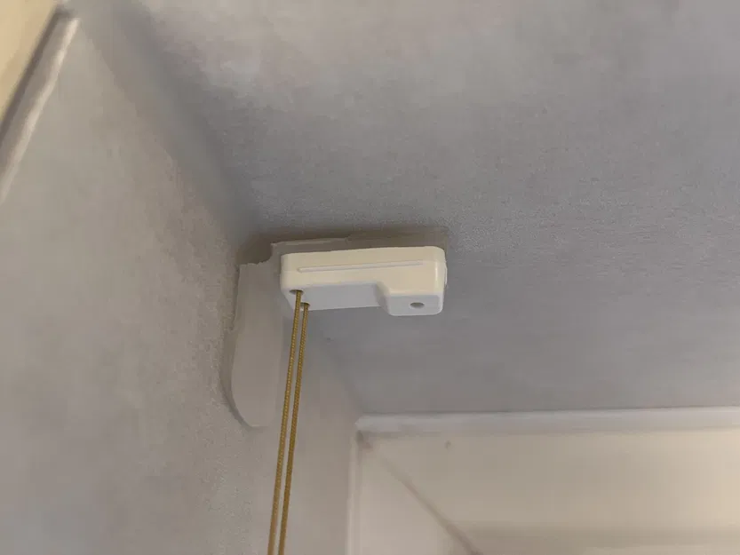 Đế giữ rèm xếp để dán keo - Pleated blind holder for gluing - Image 1