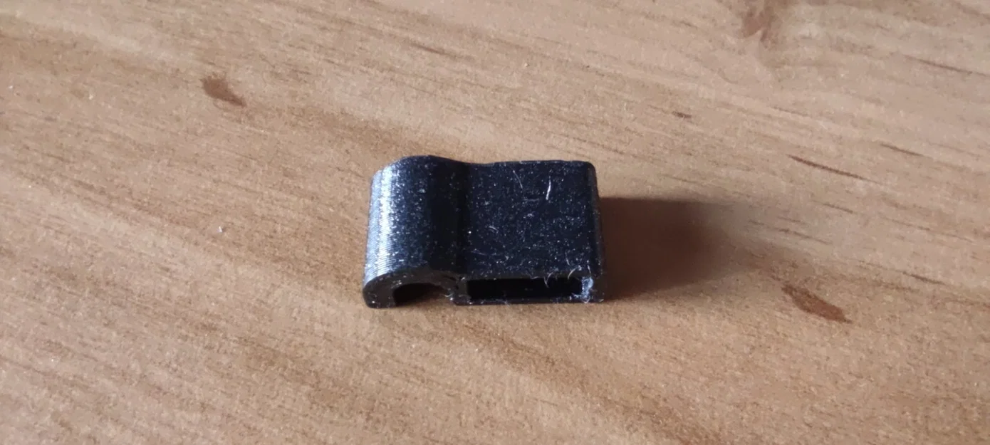 Magnetic cable clip - Image 3