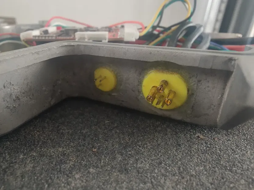 Chân cắm bàn đạp và động cơ VESC cho Onewheel - Image 1