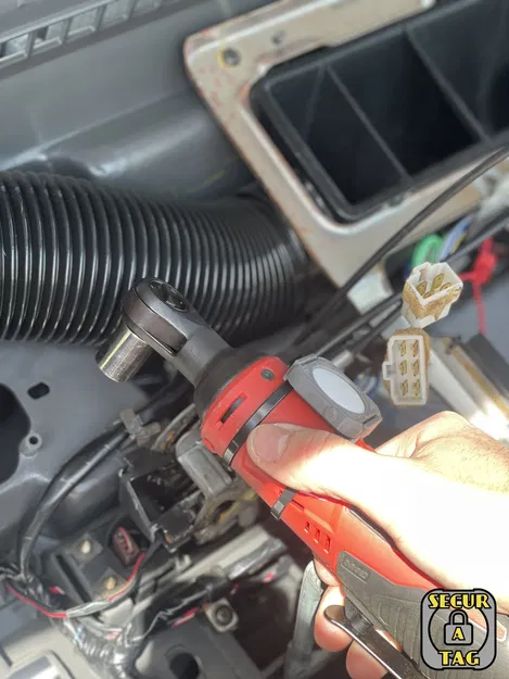 Secur-A-Tag: Hệ thống kẹp tương thích Airtag cho túi, thú cưng, dụng cụ và hơn thế nữa. - Image 4